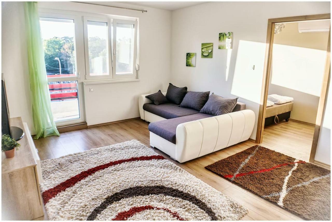 Nagyerdo - Simonyi Ut Appartement Debrecen Buitenkant foto