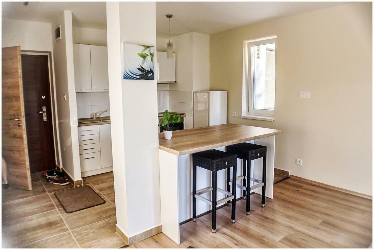 Nagyerdo - Simonyi Ut Appartement Debrecen Buitenkant foto